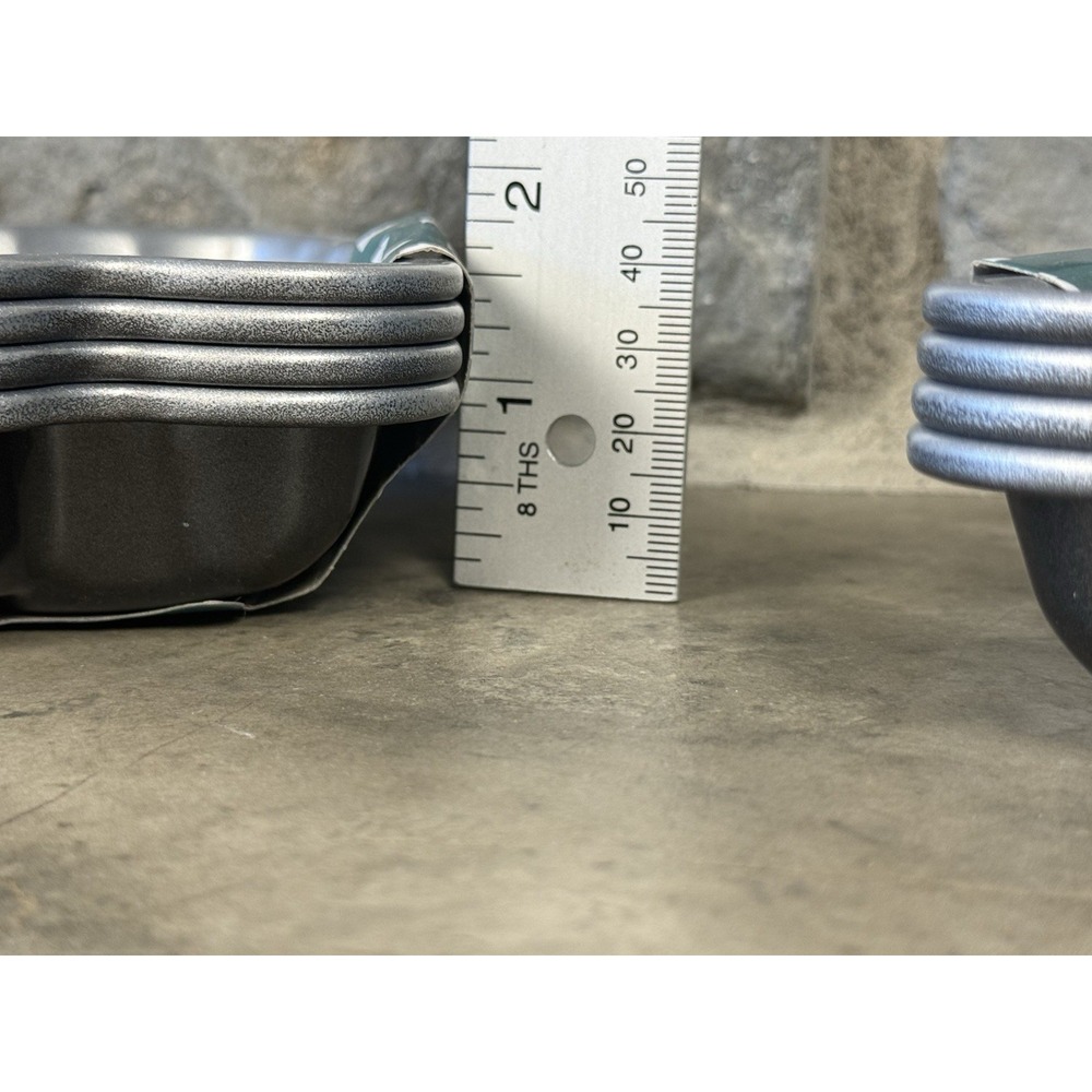 Cuisinart Bakeware Mini Christmas Tree Cake Pans 2 – 4 Piece Set (CMBM-4XMT) New - Picture 11 of 14